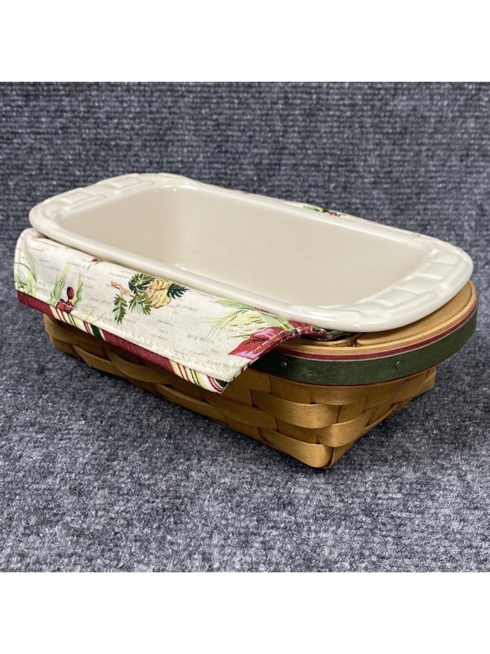 Longaberger Holiday Helper Basket 2006 Liner Protector Ivory Pottery Loaf Dish